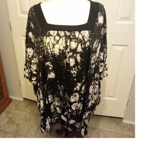 Maggie Barnes 5X Black White Abstract Print Tunic Top